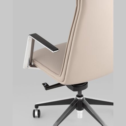 Кресло руководителя TopChairs Arrow светло-серый 