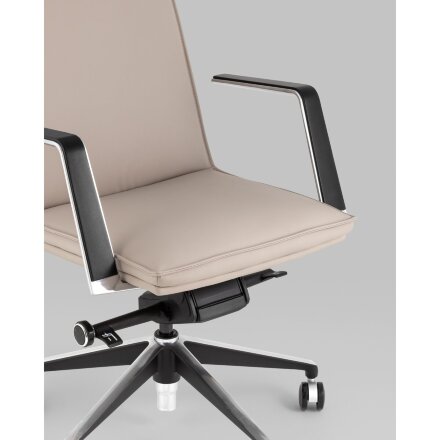 Кресло руководителя TopChairs Arrow светло-серый 